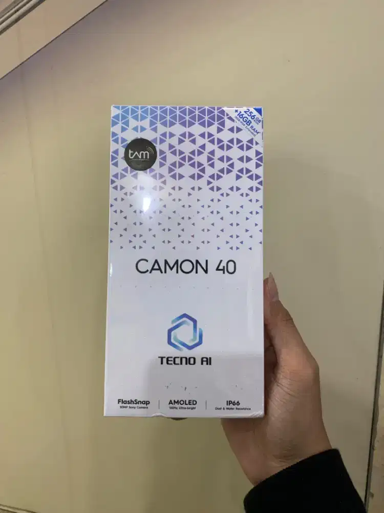 TECNO CAMON 40 RAM 8/256 GB (BARU, GARANSI RESMI)