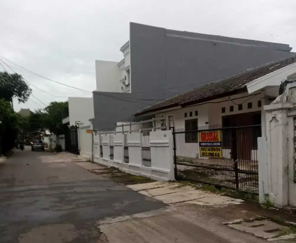 DIJUAL CEPAT RUMAH 300 METER, STRATEGIS, JOGLO JAKARTA BARAT
