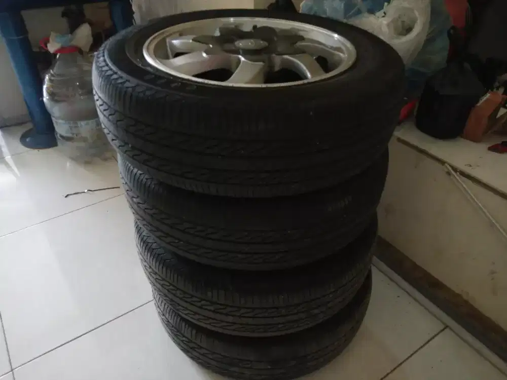 Velg R14 pcd 4X100 ban masih tebal