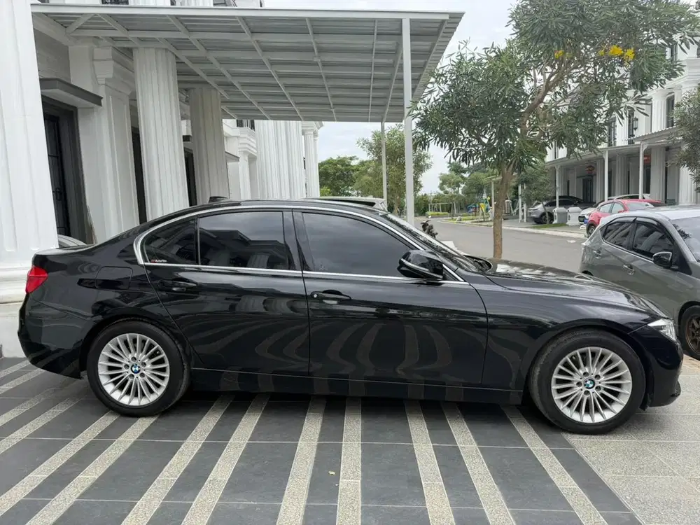 BMW 320i 2018 Bensin