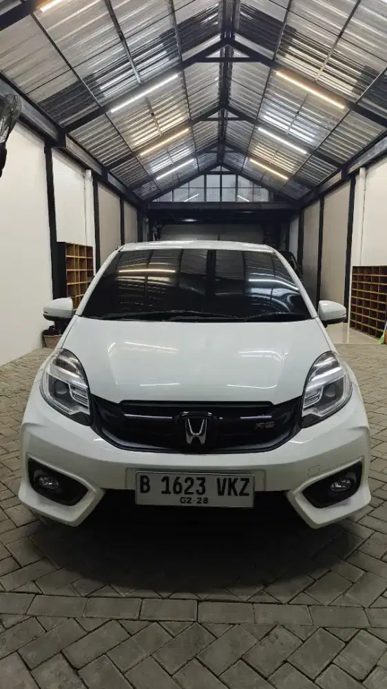 Dijual Honda Brio RS mt th.2018 Pin.2017 kilometer 50ribuan.