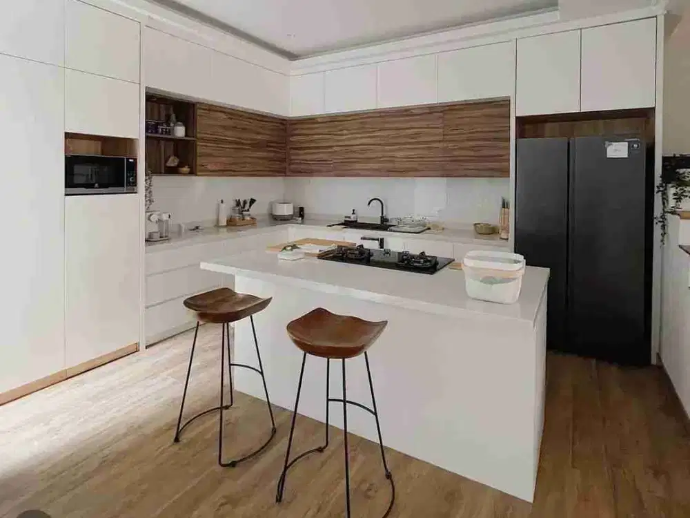 Rumah Super Cantik Rapi Furnished & Siap Huni Lokasi Strategis