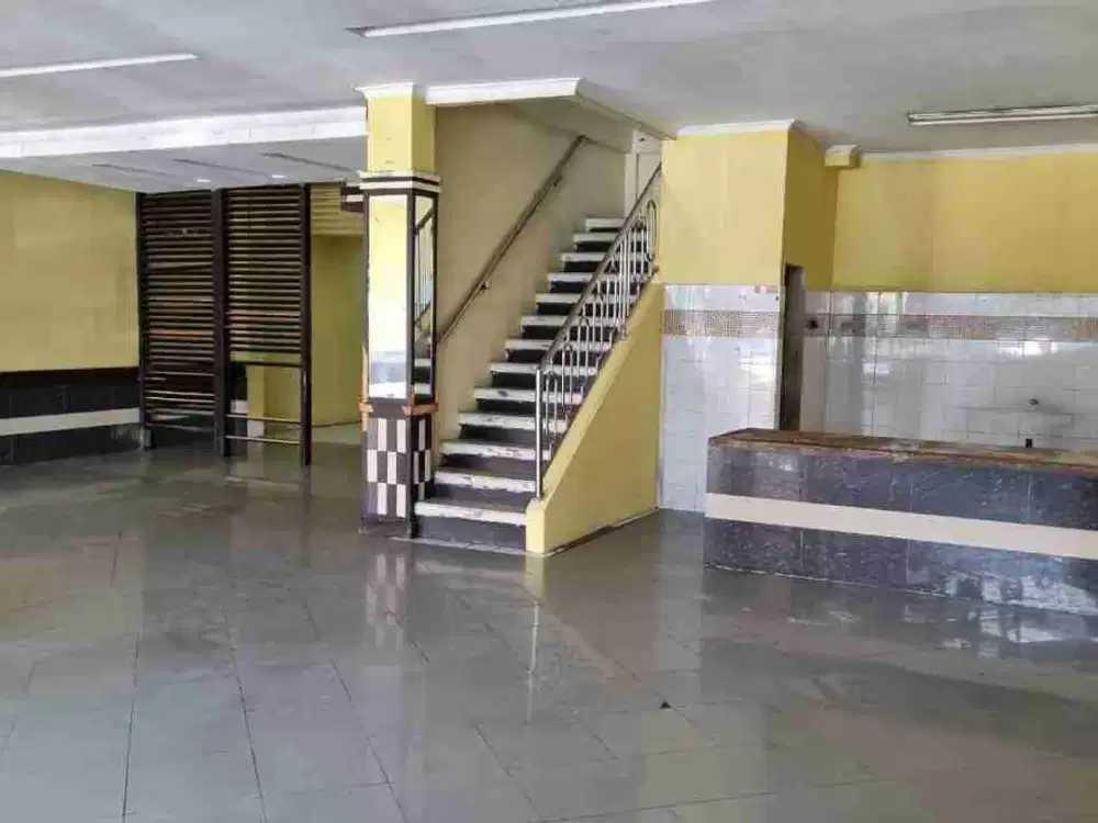 Disewakan ruko lahan parkir luas strategis di bulevard galaxy rame 24 jam 2 lantai LT 380 m hrg 375 jt/th