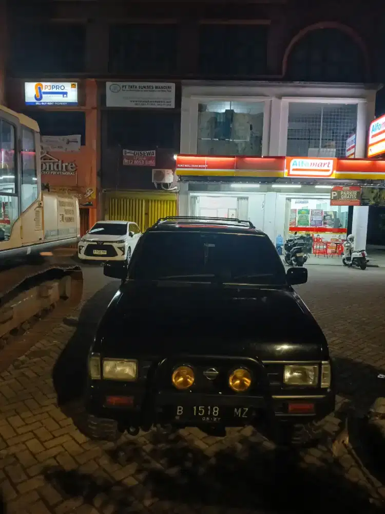 Dijual Nissan Terrano manual 2002