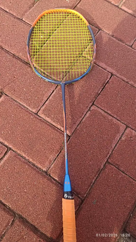 Raket badminton bekas Astec Tornado 700 kondisi ok