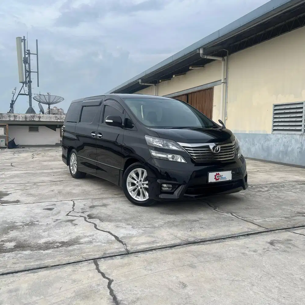 Toyota Vellfire Z 2010 GOOD CONDITION