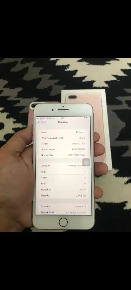 Jual HP I-Phone 7+ komplit mulus seperti baru