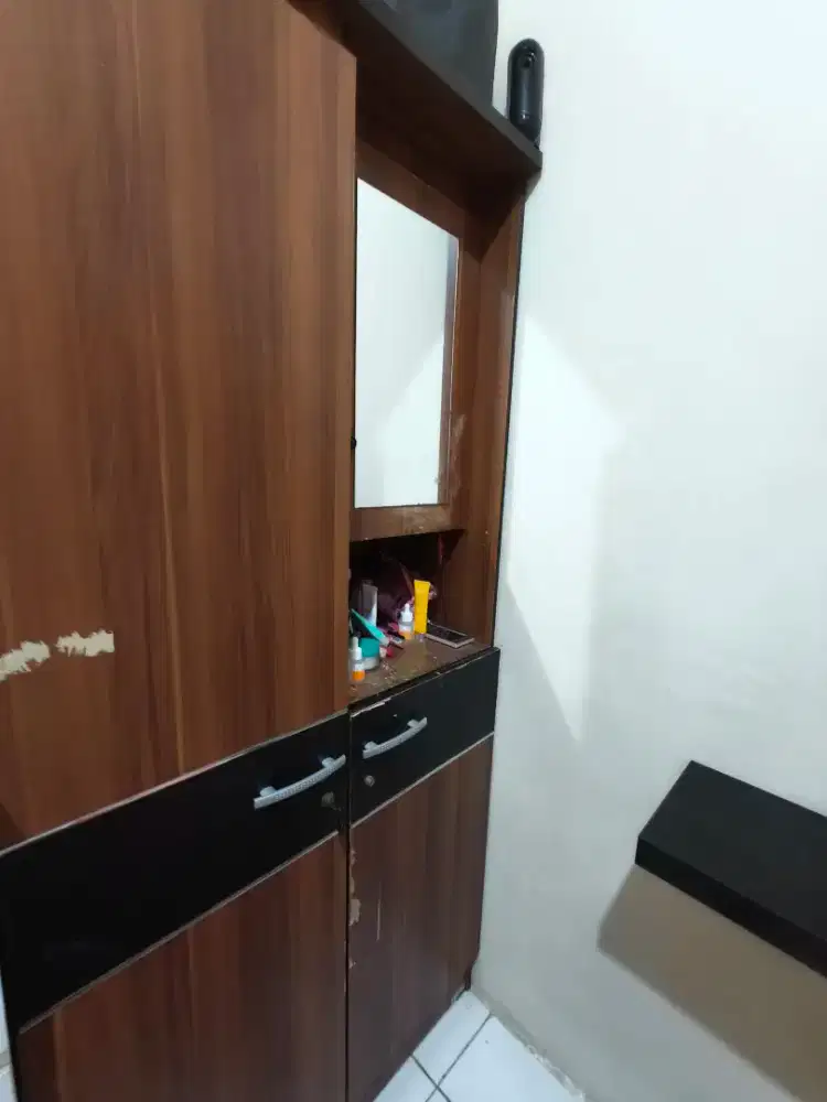 Lemari kayu pakaian 3pintu ada kaca