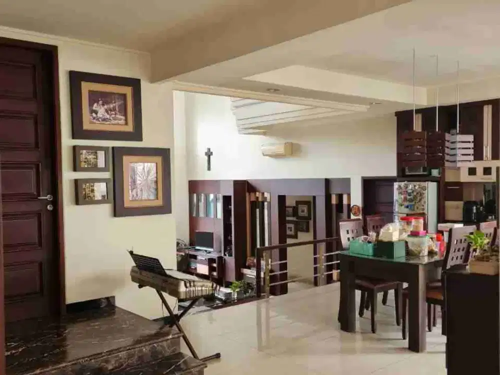 DIJUAL RUMAH SUTOREJO TERAWAT ROW DOBEL WAY JALAN UTAMA PERUM