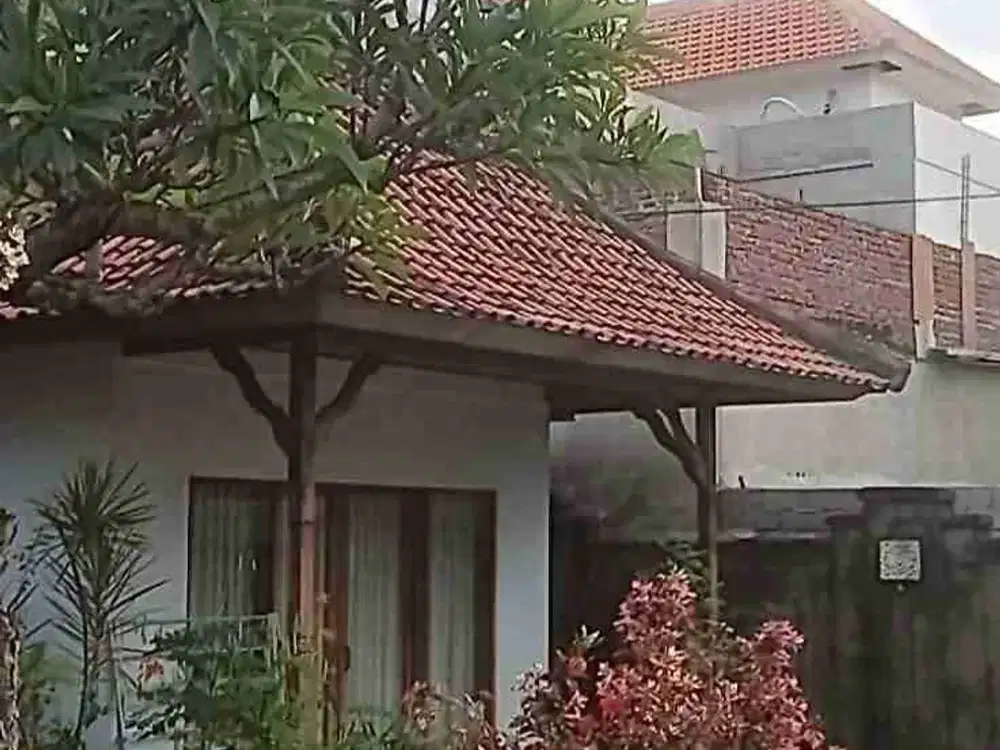 dijual rumah lantai 1 style classic lokasi penatih