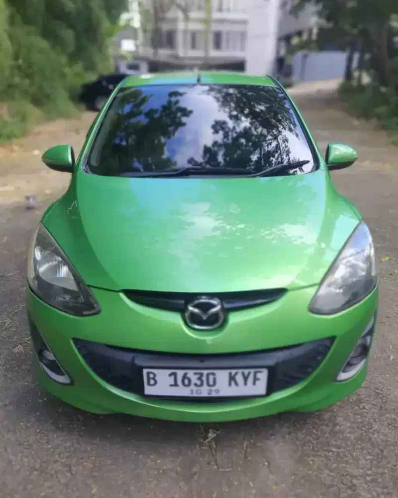 Mazda 2 R matic 2012
