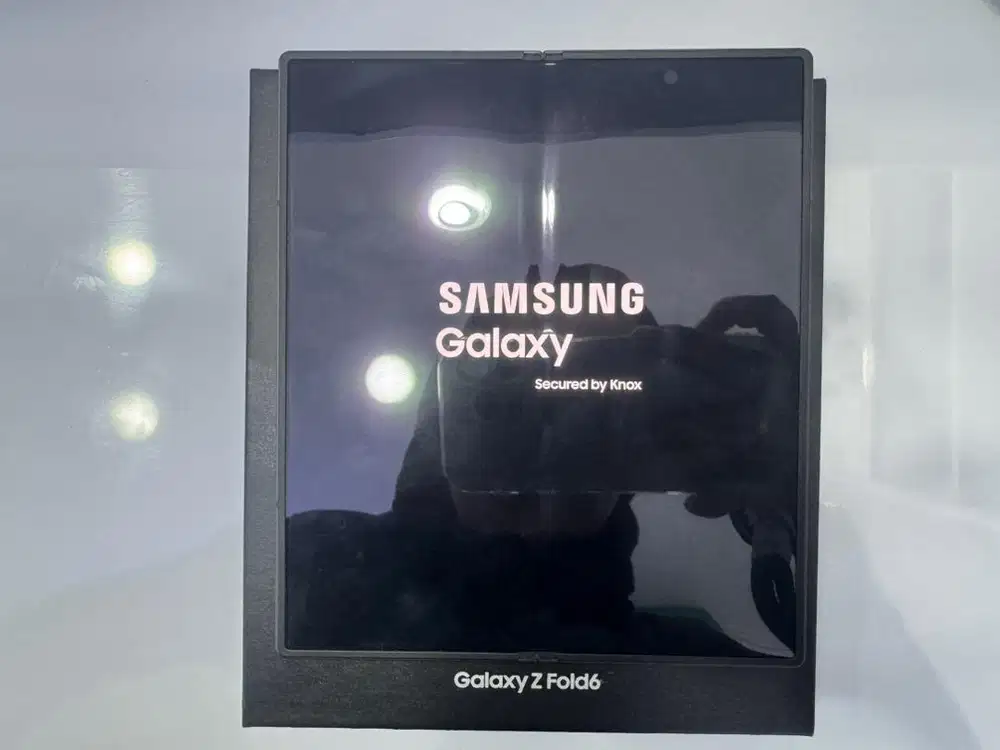 Samsung ZFlod 6 12/512 warna crafted black