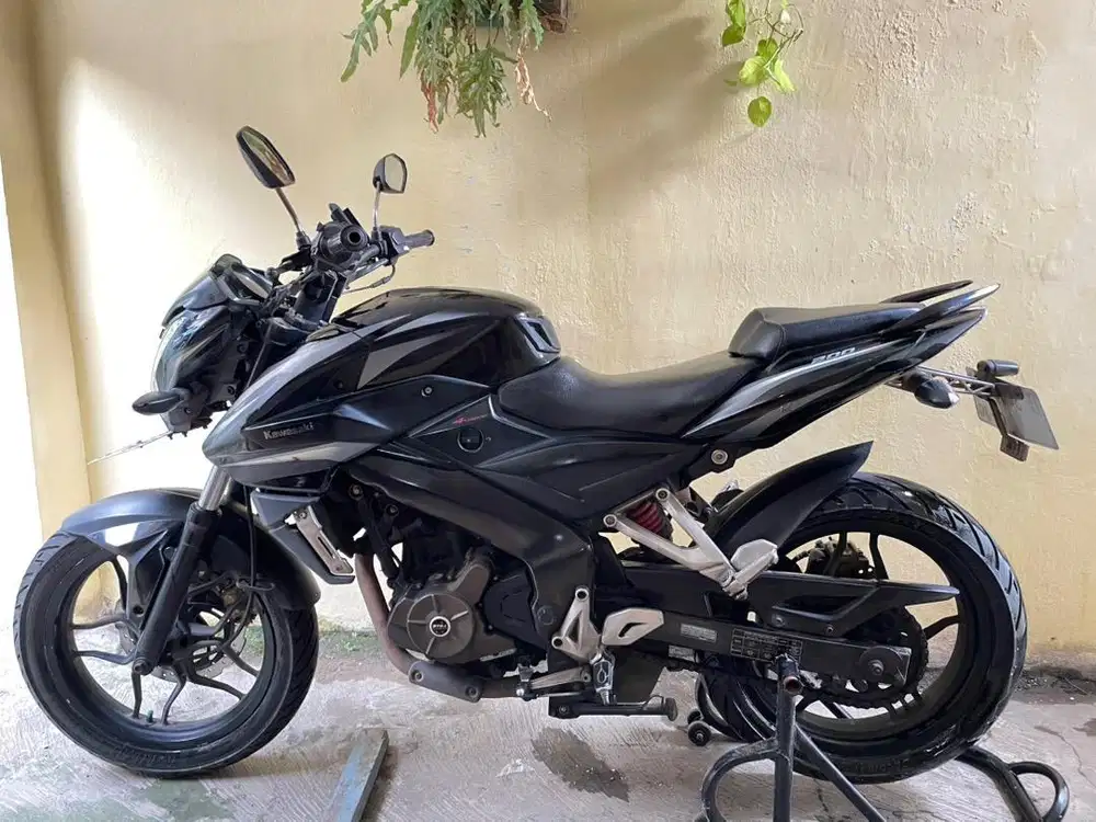 Bajaj Pulsar 200NS (Kawasaki BR200)