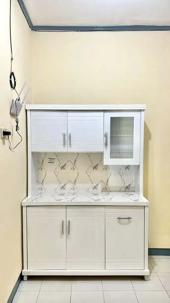 LEMARI RAK PIRING 3 PINTU MULUS