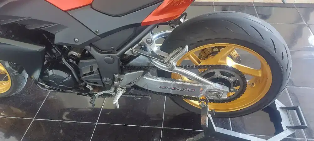 Dijual pelek Tapak lebar kawasaki ninja 250