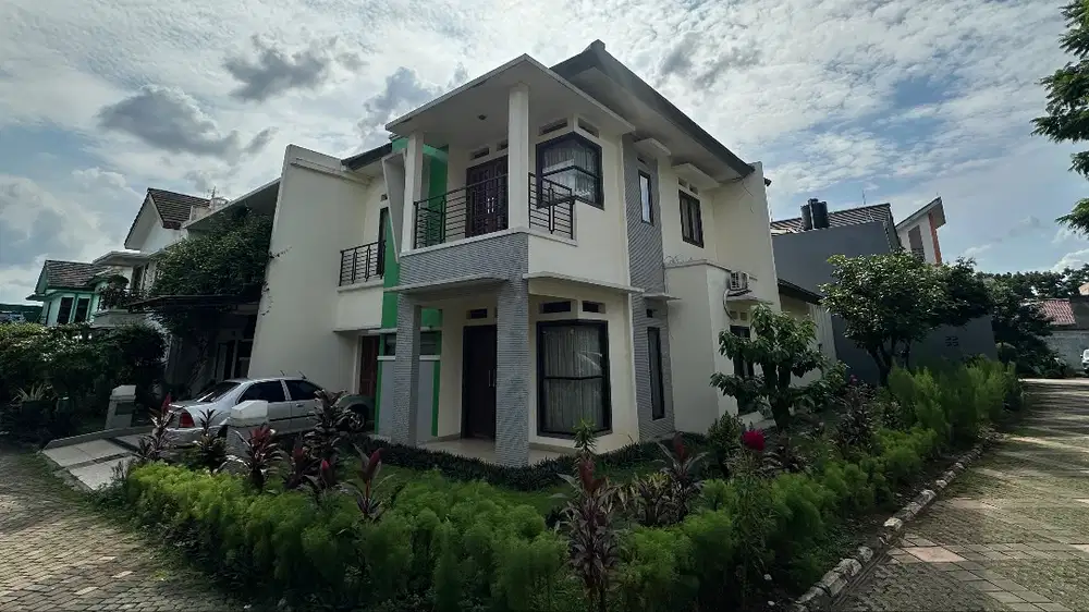 Rumah Hook 2 Lantai SHM Bebas Banjir