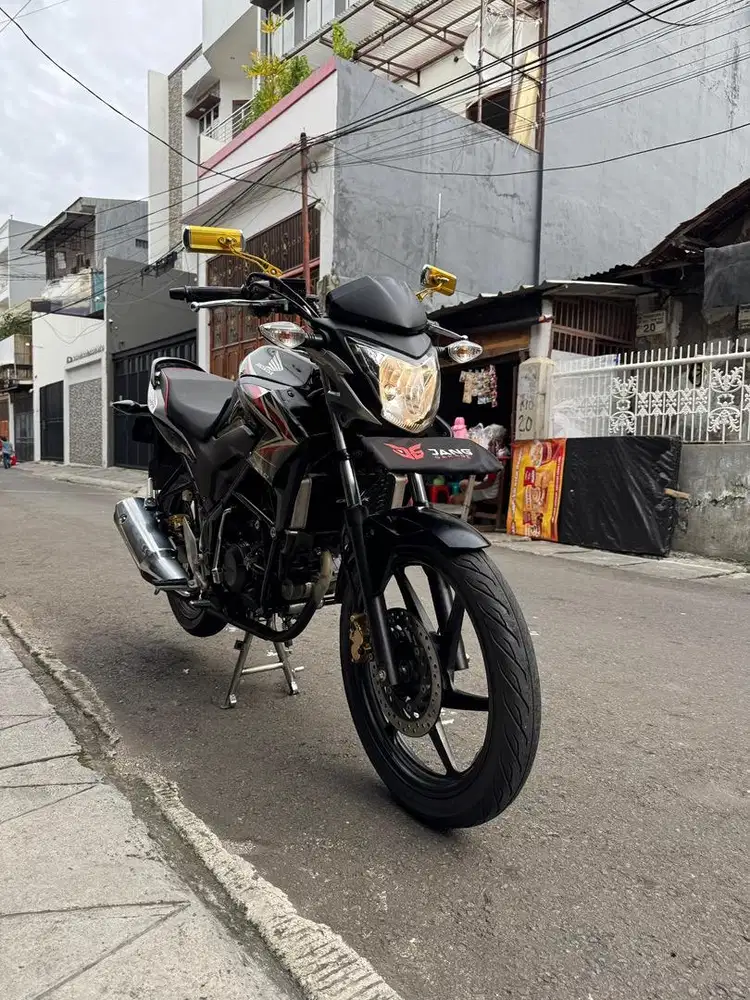 Honda CB150R CB CBR 150 CB150 R 150R Street Fire Old Low KM 150cc 2013