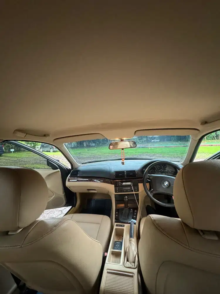 BMW 318i 2004 Bensin