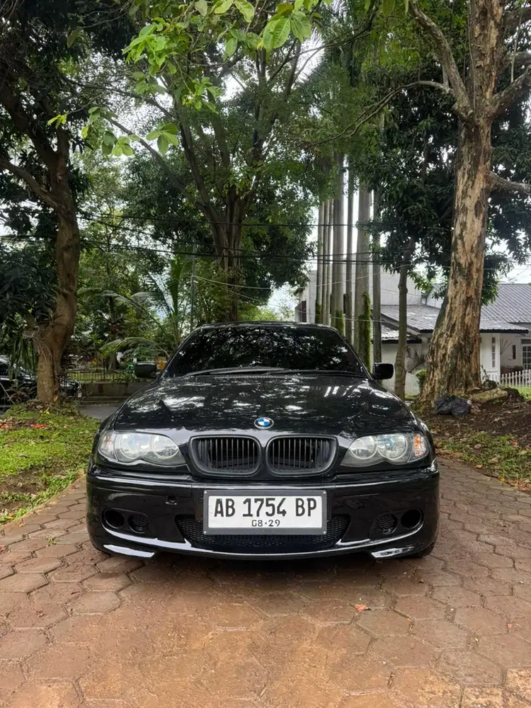 BMW 318i 2004 Bensin