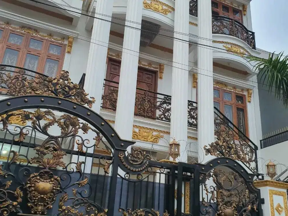 di jual rumah tinggal siap huni berikut isinya