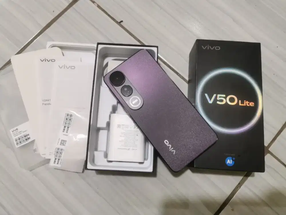 Vivo V50 lite
Ram 8/256