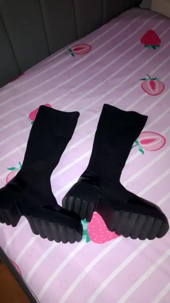 sepatu boots wanita terkini premium quality karet shoes hitam