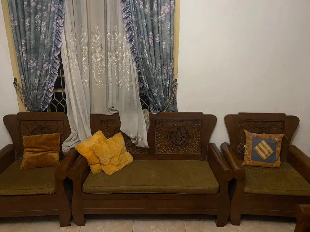 Kursi jati ruang tamu