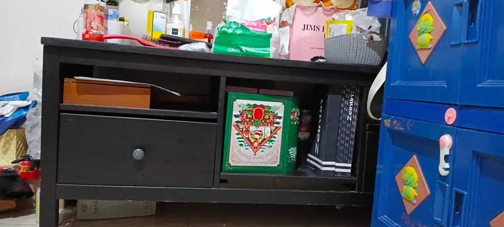 Lemari ( rak tv ) ikea