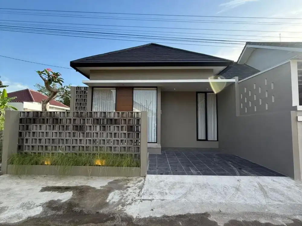 RUMAH ESTETIK DI UTARA PASAR GODEAN