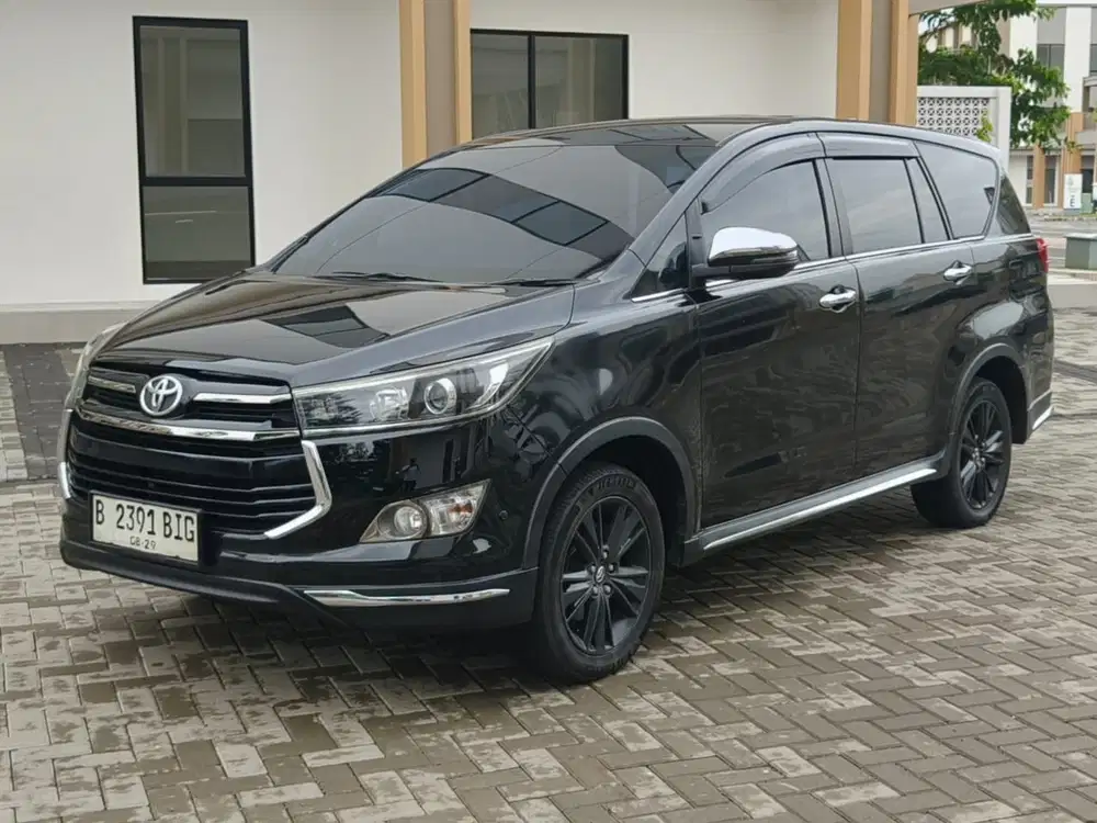 TOYOTA KIJANG INNOVA VENTURER 2.4 DIESEL AT 2019