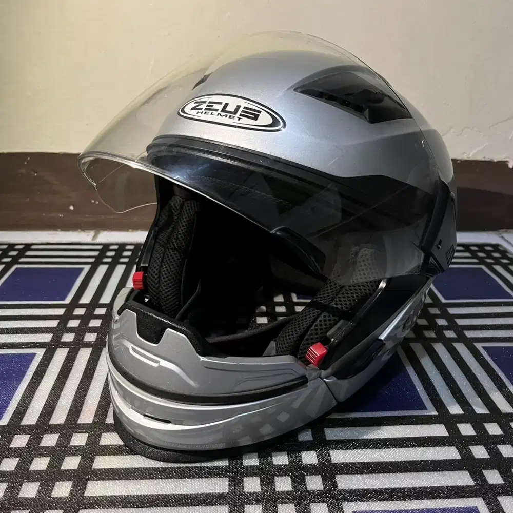 Helm Zeus 611C Silver size M