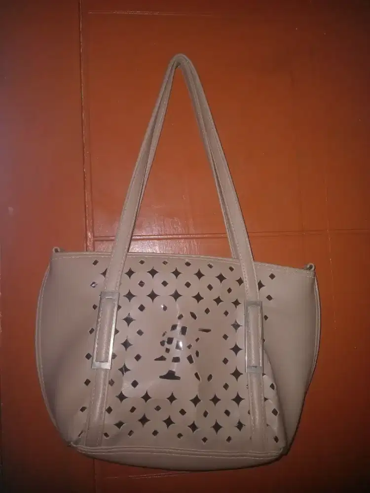 Tas lokal brand