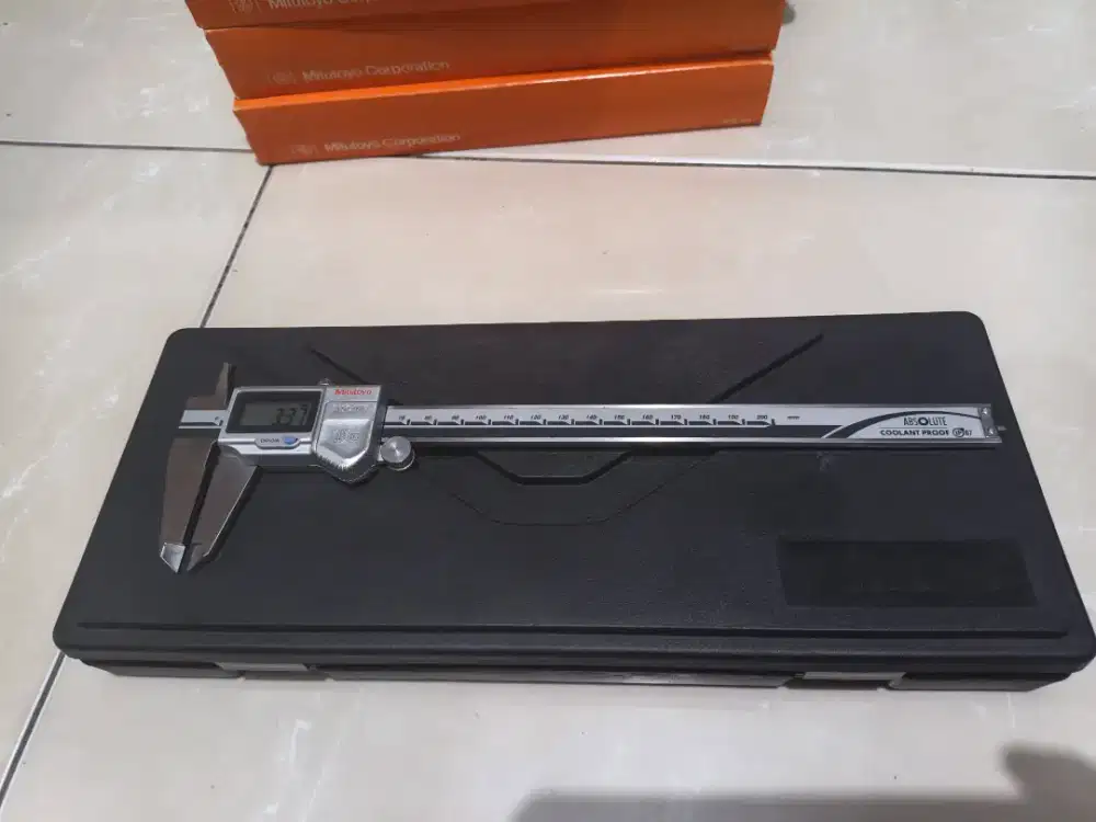 Alat ukur Digital Caliper