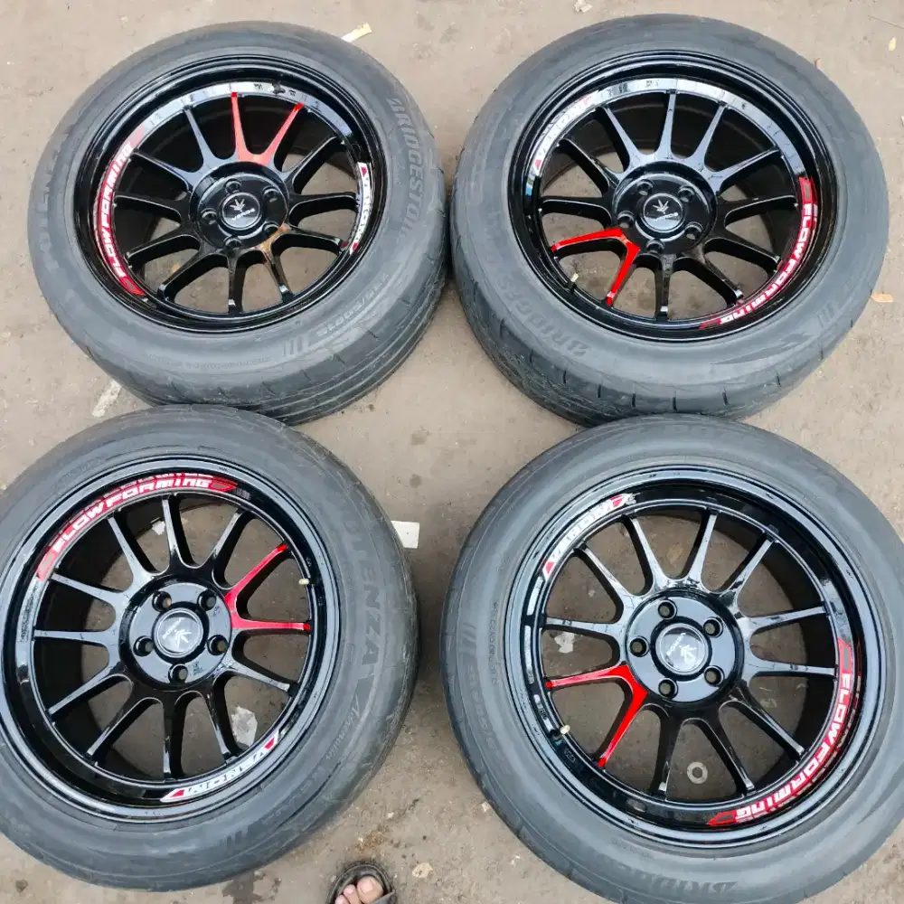 Velg venom5 ring 18 lebar 9 pcd 5x114,3 ET 20 ban 235/50 R18 reborn