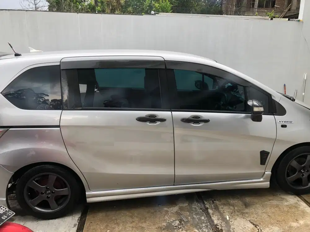 Honda Freed 2010 Bensin