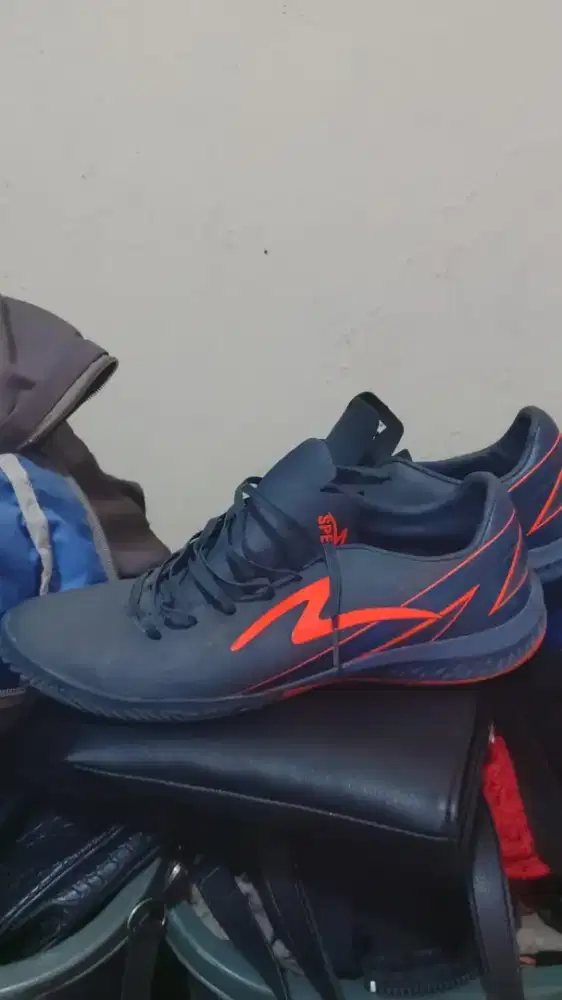 Sepatu specs futsal