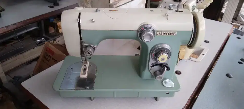 Di jual mesin jahit janome type 670