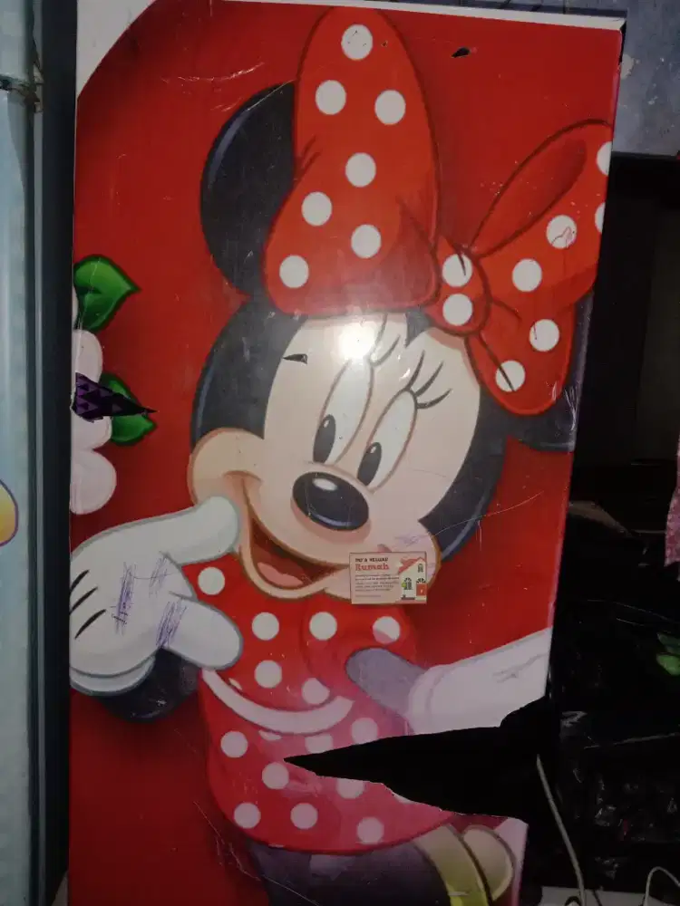 Jual kulkas pintu satu merk SHARP,,, barangnya msh mulus bngat ...