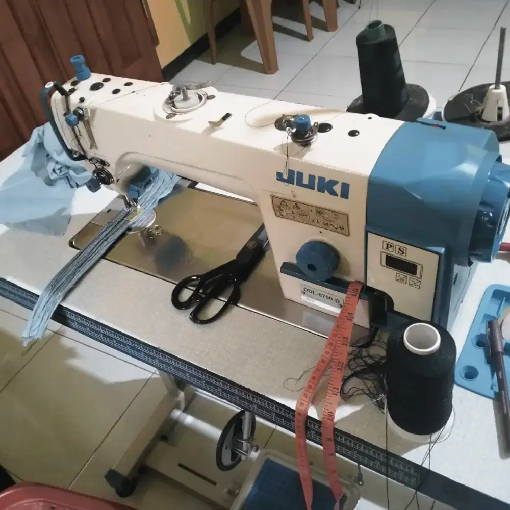 Mesin Juki semi otomatis