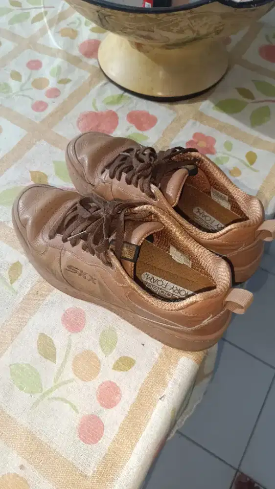 Skechers Sport Court 92 berwarna cokelat