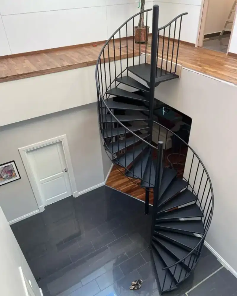 tangga rebah indoor minimalis elegan