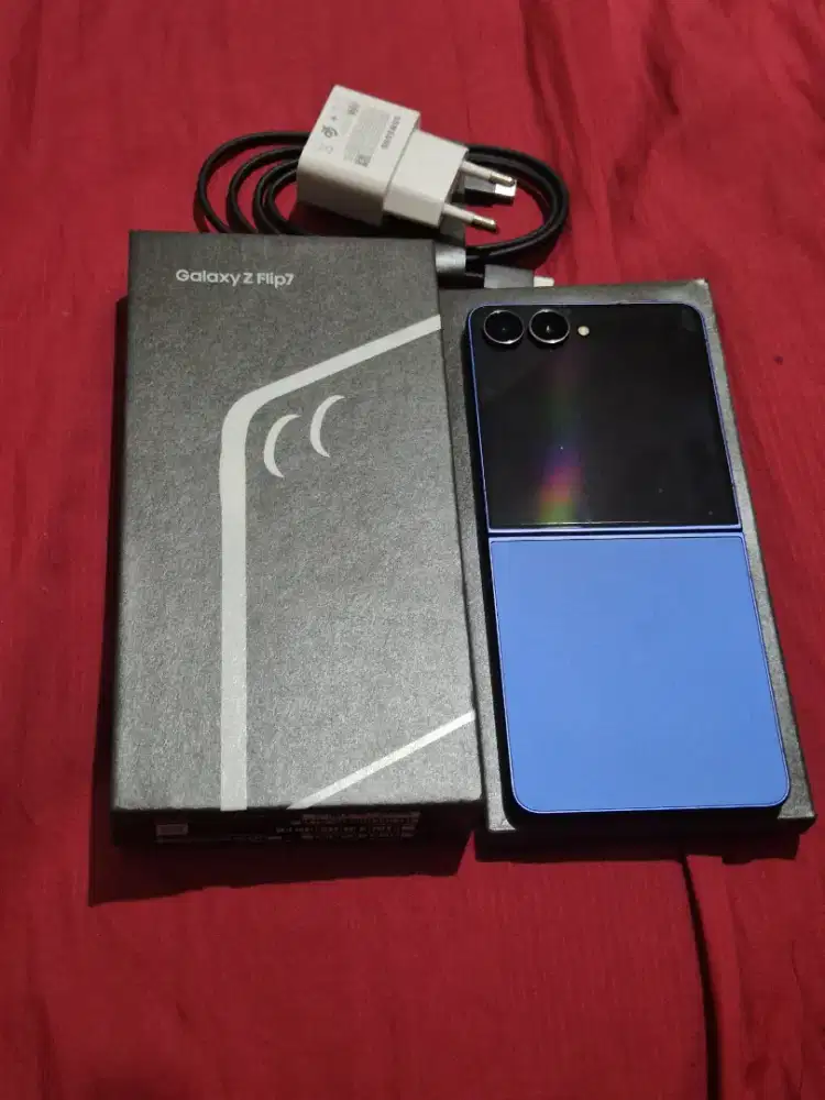 Jual hp Samsung Z Flip 7 5g ram 12gb likenew istimewa free adaptor