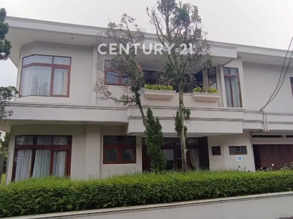 Komplek Perumahan Ada Bangunan Mewah Lokasi Townhouse Jervois