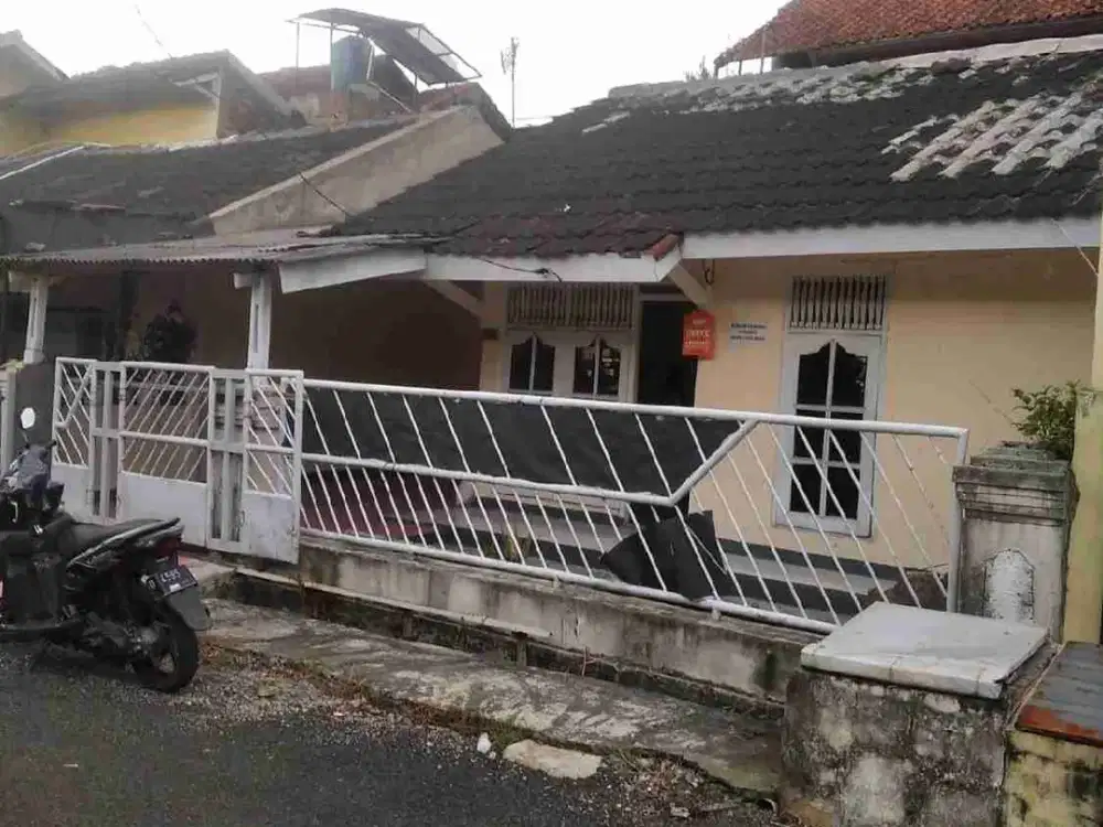 DISEWAKAN RUMAH SIAP HUNI DI MARGAHAYUU RAYA METRO