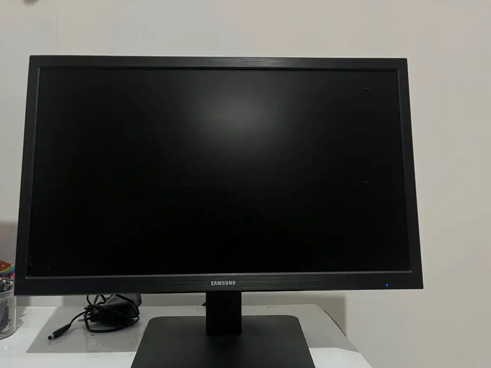 Monitor SAMSUNG 19 SA33 HD (Second)