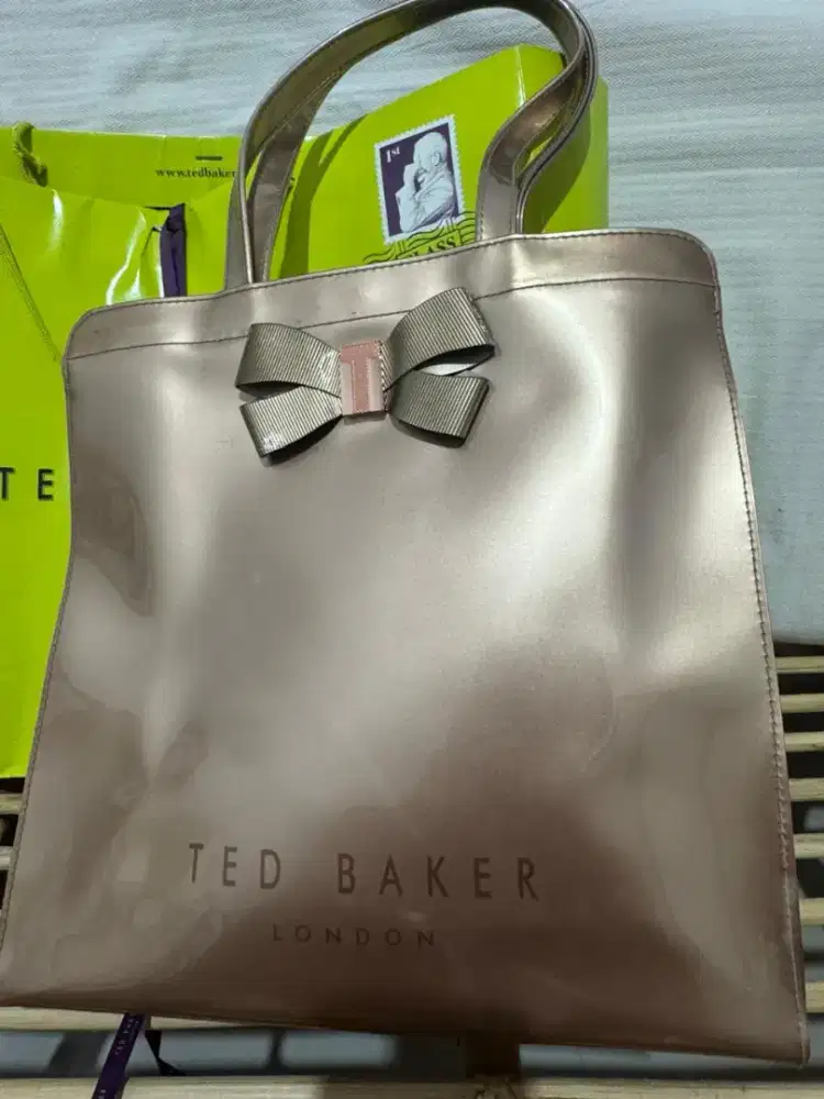 Dijual tas TED BAKER ori bekas pakai