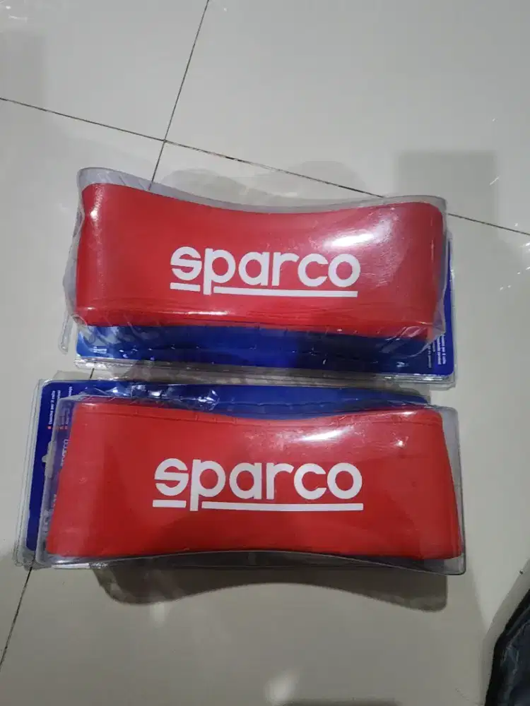 Neck Pillow Bantal Leher Sparco Bwt di Mobil Ori