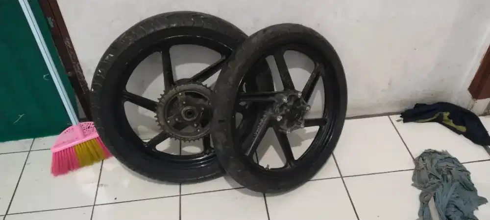 Set Velg ban Dan gir motor tiger