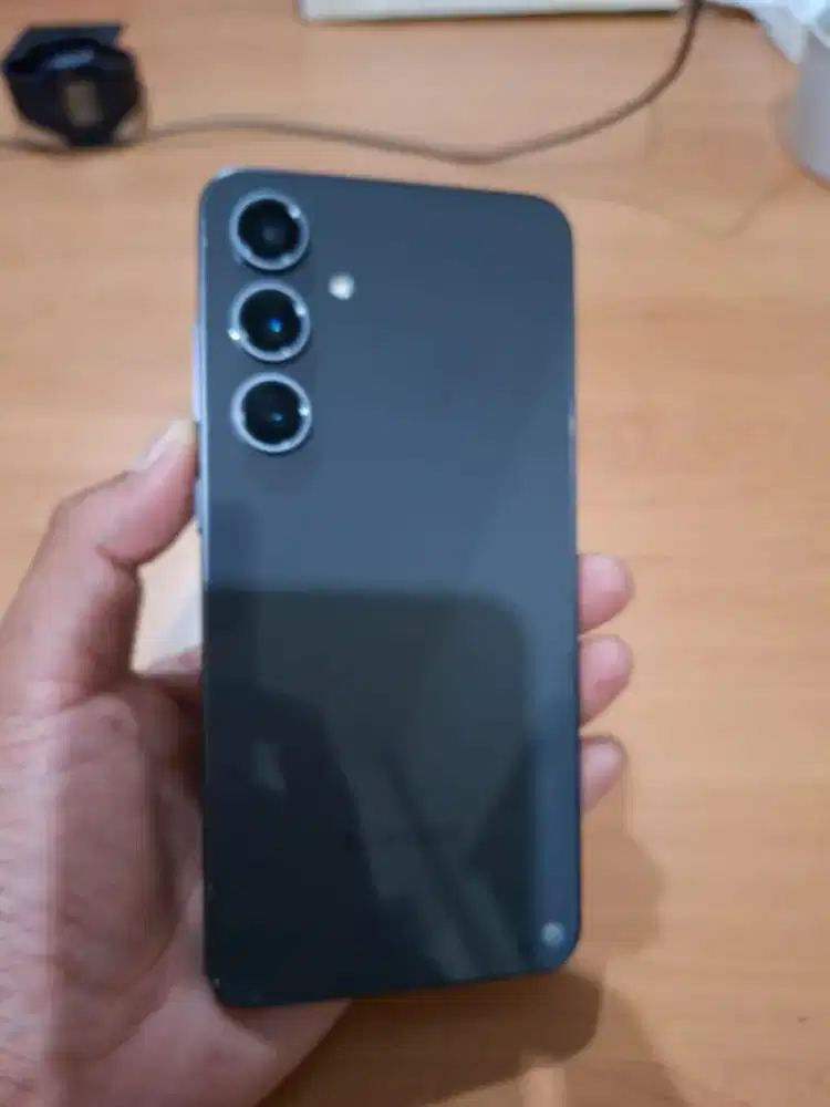 Samsung s24fe ram 8/128