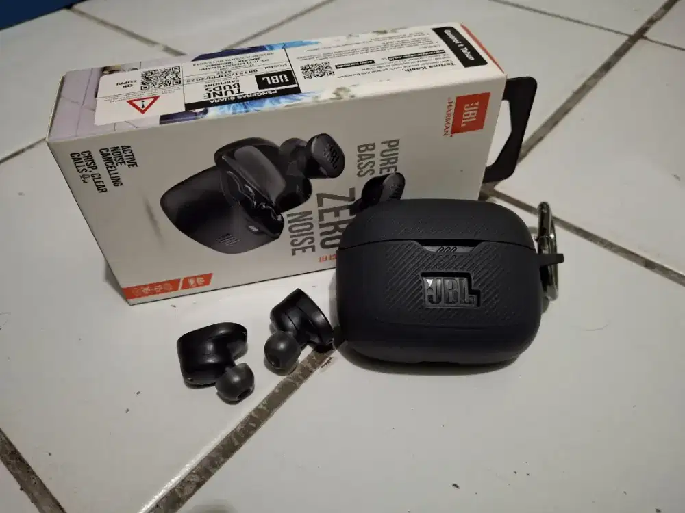 JBL Tune Buds ANC TWS bonus case